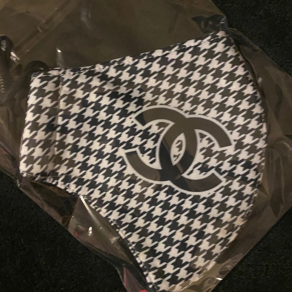 Masks - Picture 3 of 12